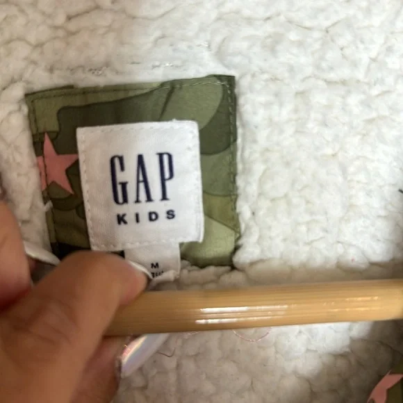 GAP Kids Camo Puffer Zip Up Jacket Size M